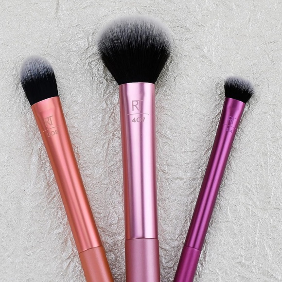 Real Techniques Travel Essentials Makeup Brush Kit NEW - Picture 2 of 11